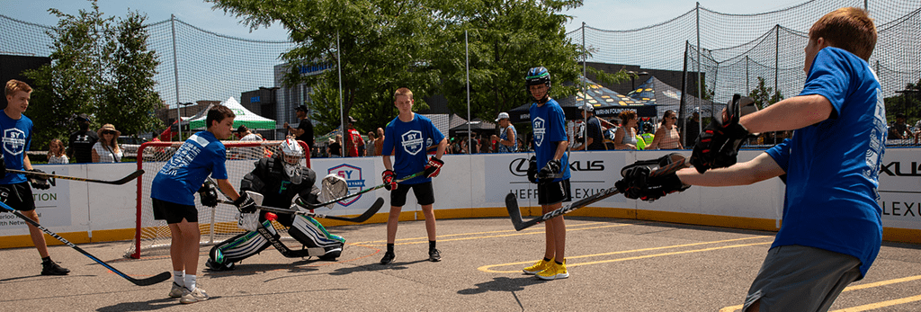 SY Hockey 2025 players mid-game